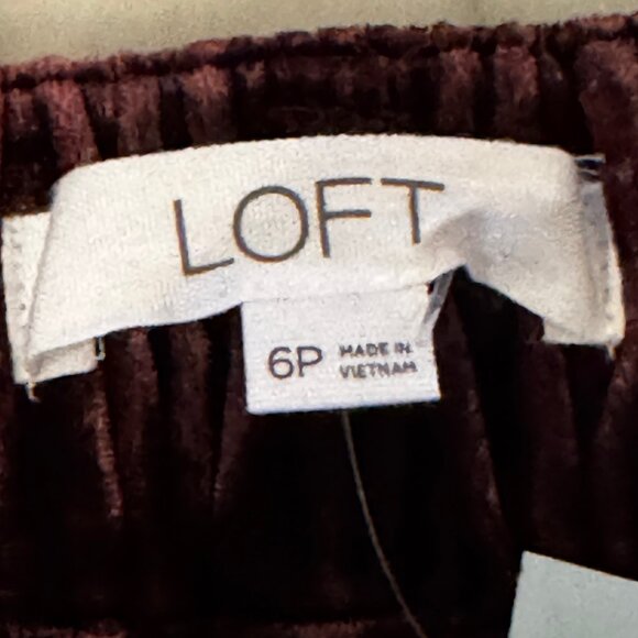 NWT LOFT Crushed Velvet Pleated Ankle Pants – Burgundy – Petite 6P - Picture 3 of 9